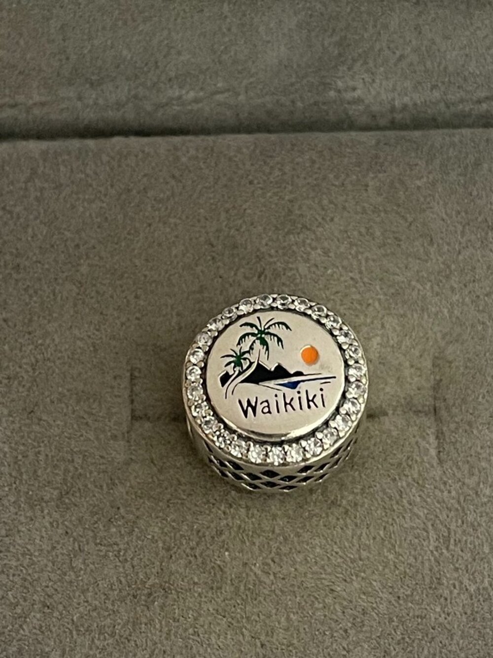 Pandora Hawaii Exclusive Waikiki Beach Charm RARE